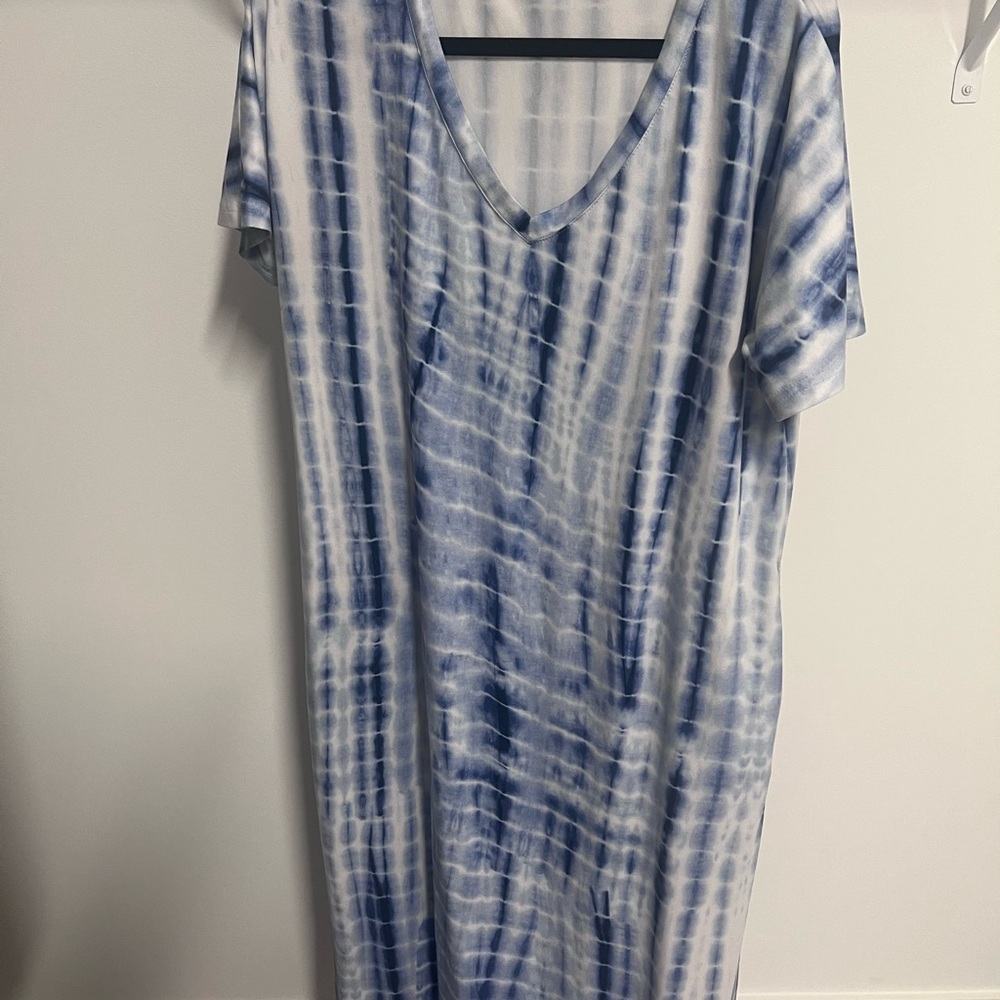 Blue and White Tie-Dye V-Neck Dress
